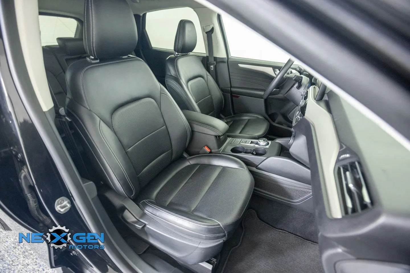 Ford Escape photo 46