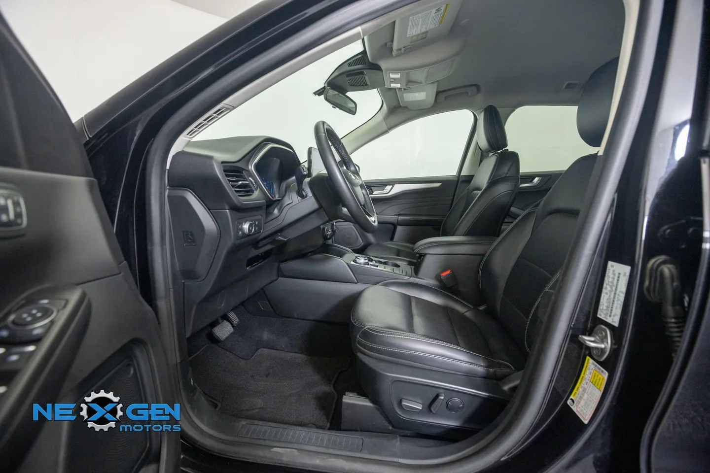 Ford Escape photo 12