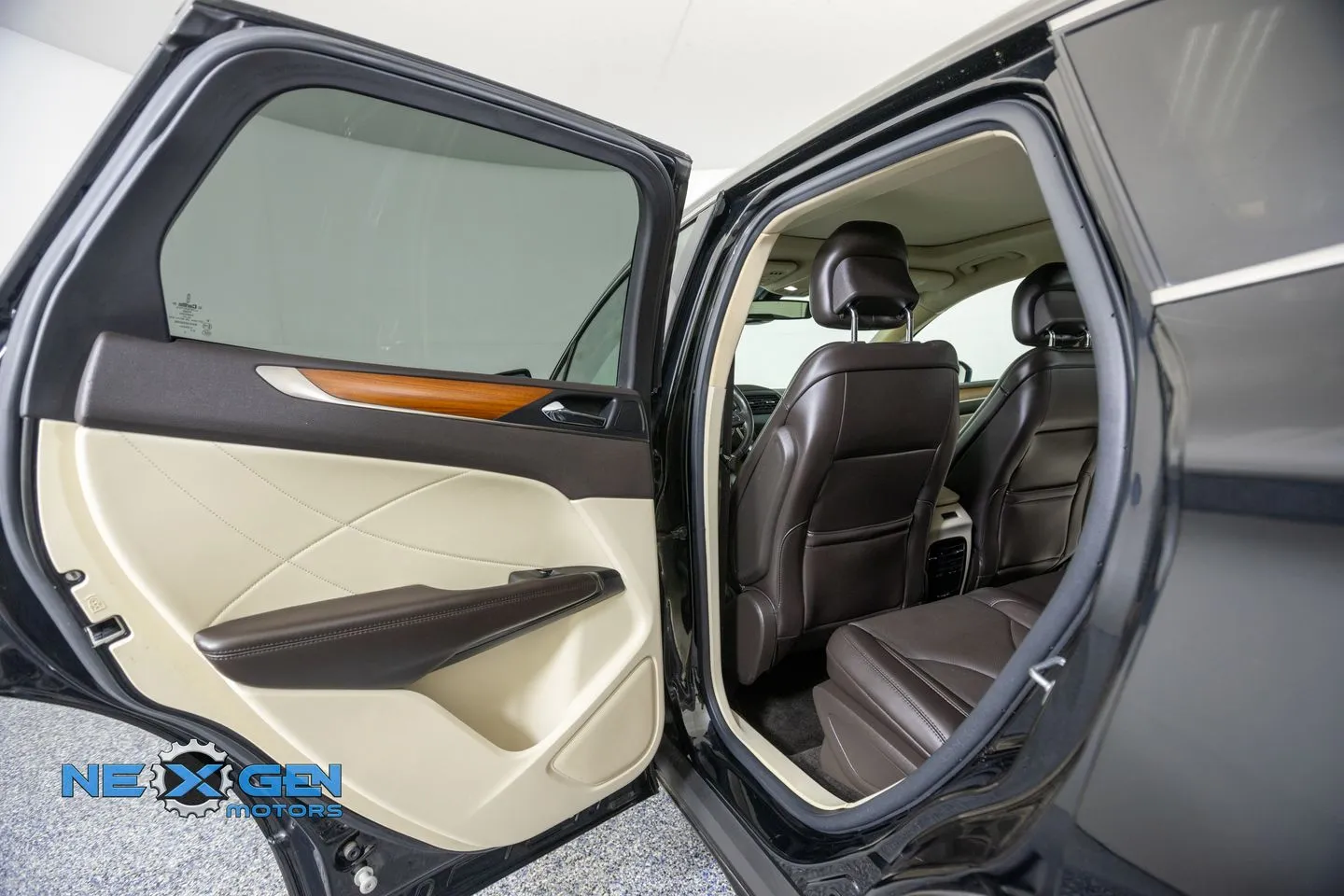 Lincoln MKC photo 28