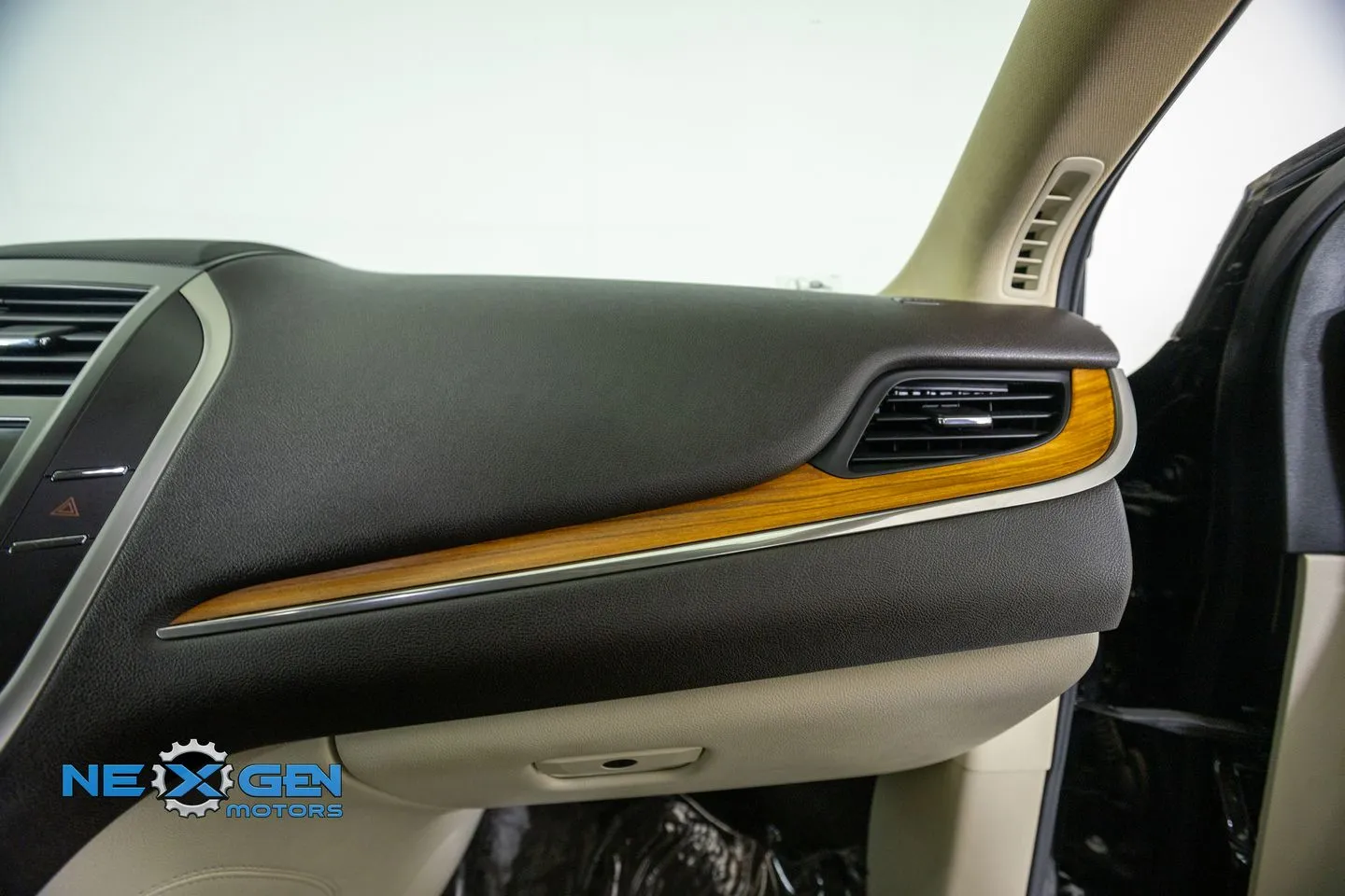 Lincoln MKC photo 45