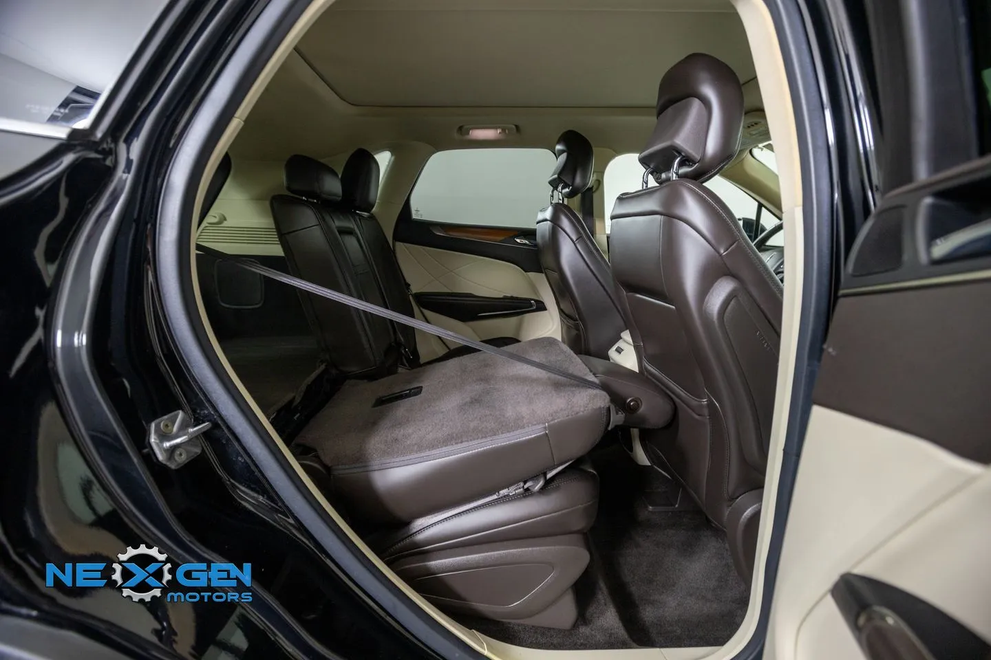Lincoln MKC photo 40