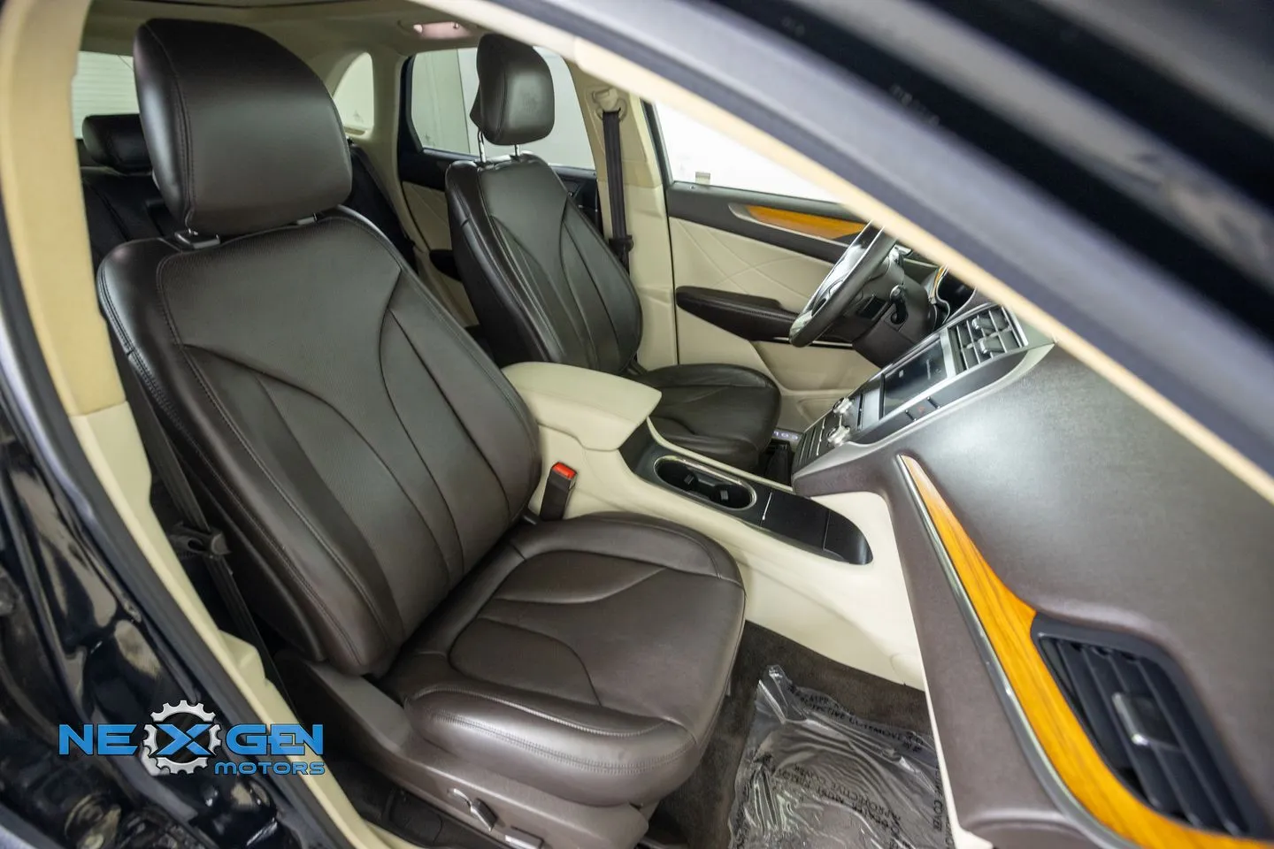 Lincoln MKC photo 46