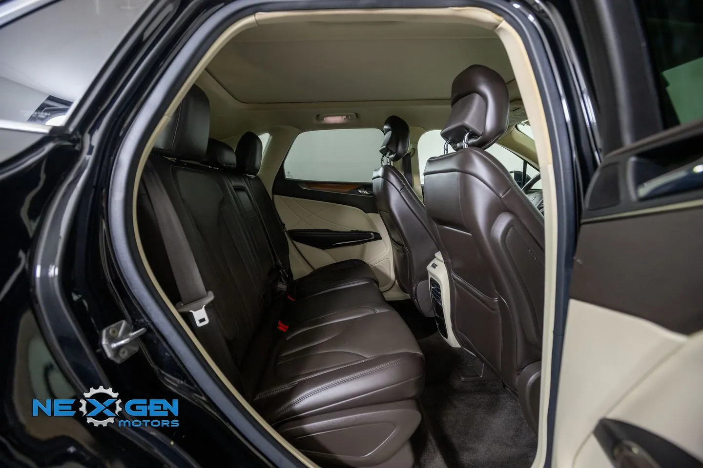 Lincoln MKC photo 39