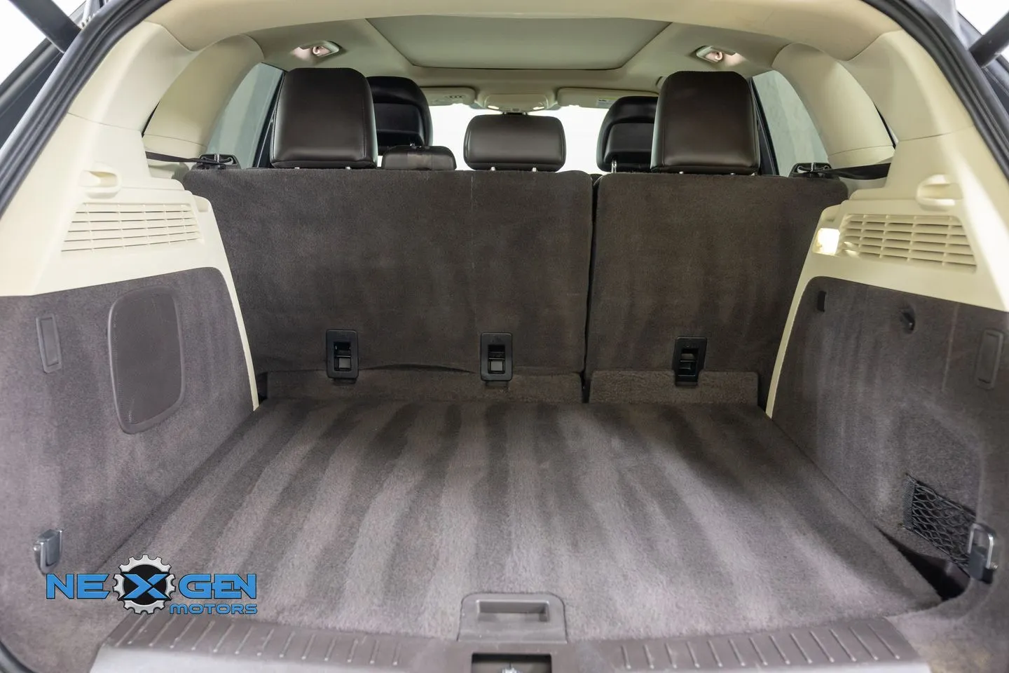 Lincoln MKC photo 36