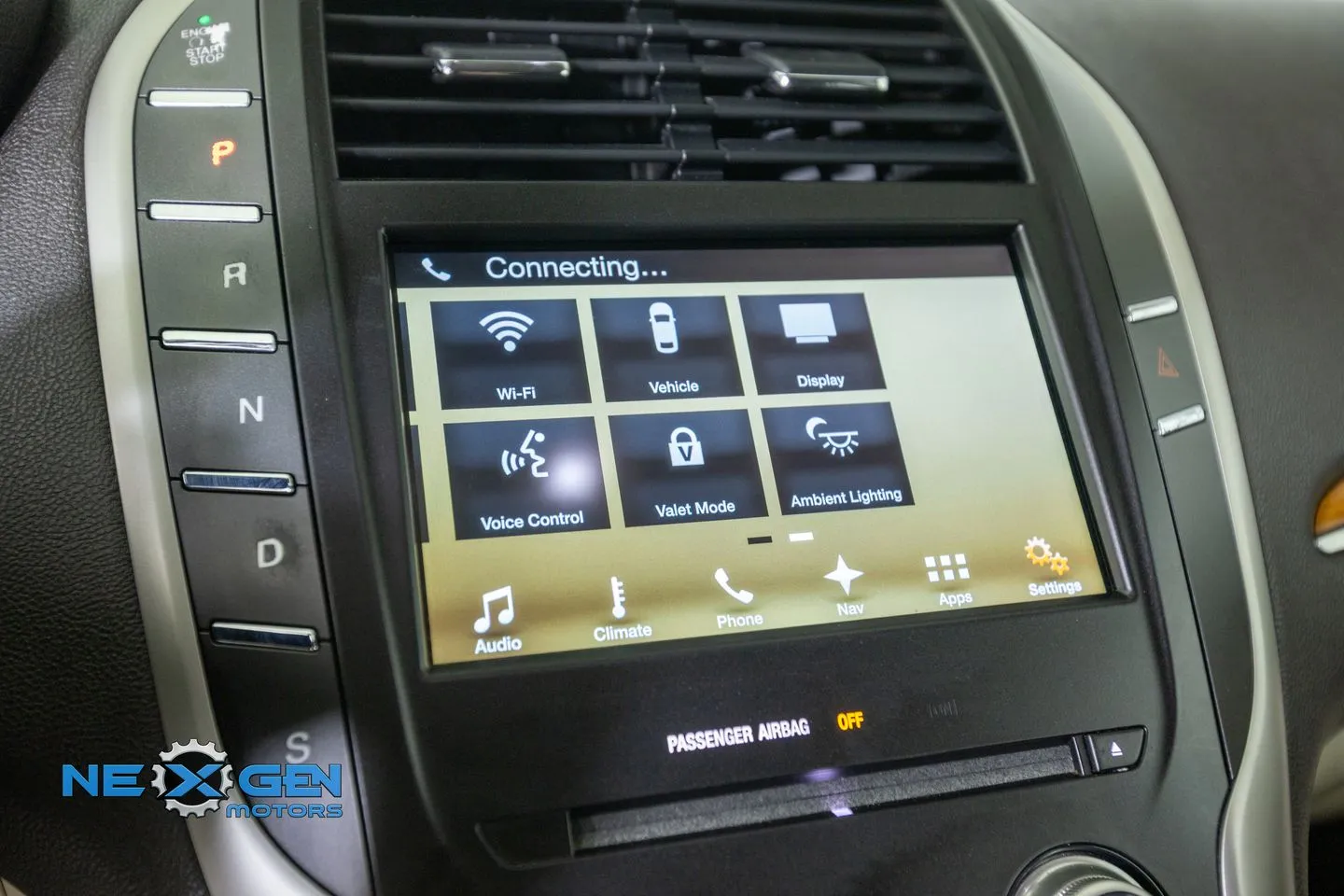 Lincoln MKC photo 24