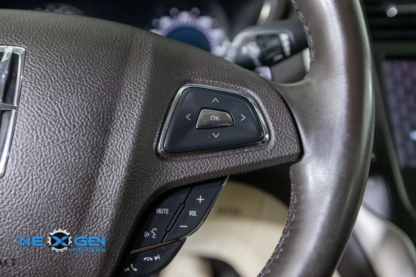 Lincoln MKC photo 16