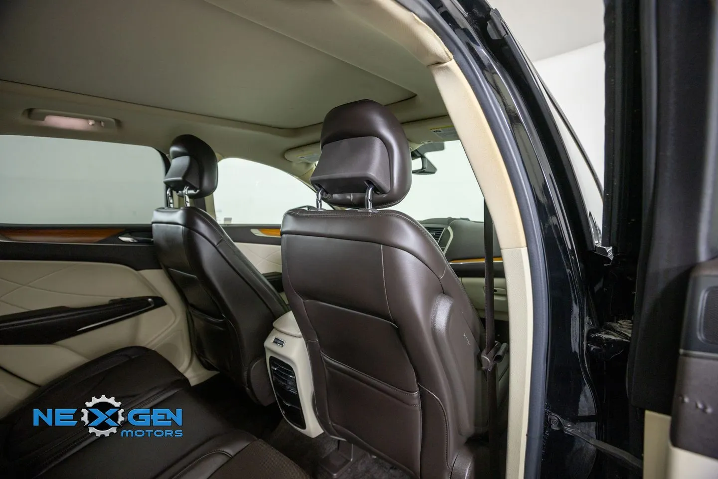 Lincoln MKC photo 38