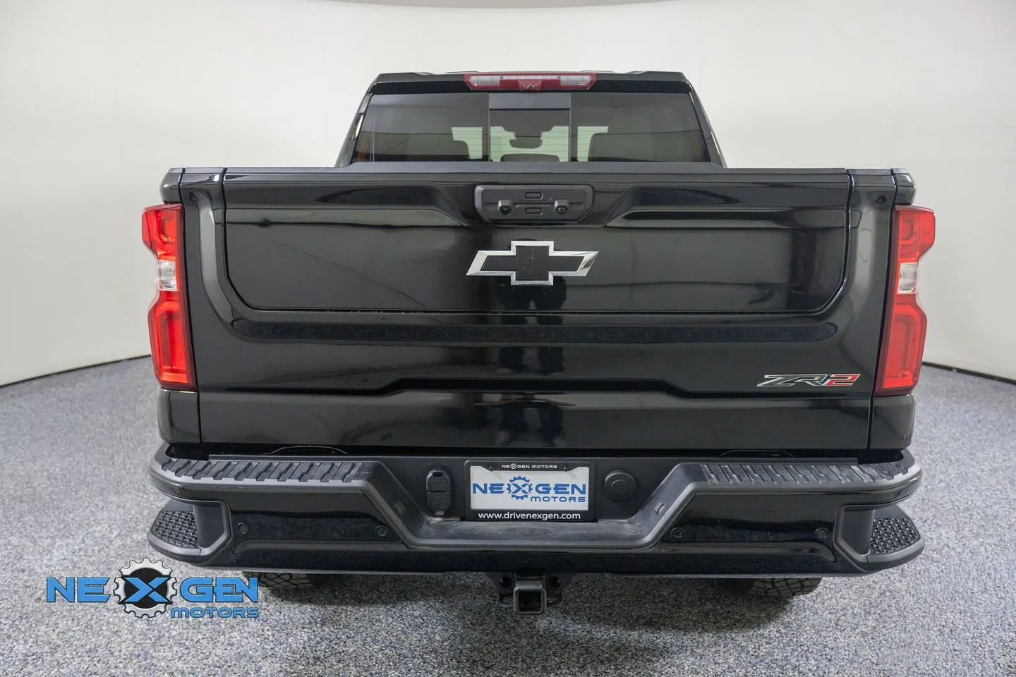 Chevrolet Silverado photo 7