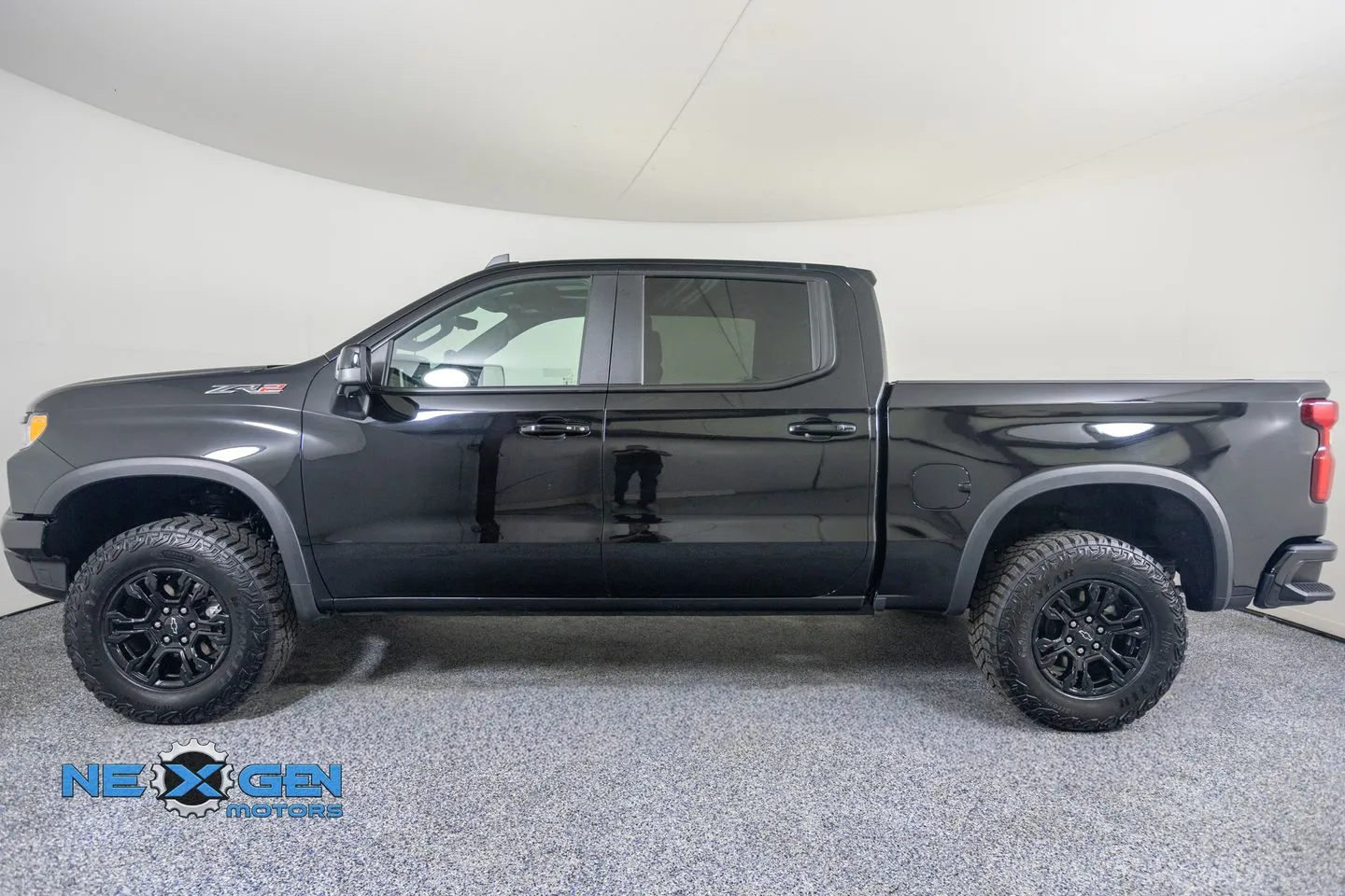 Chevrolet Silverado photo 5