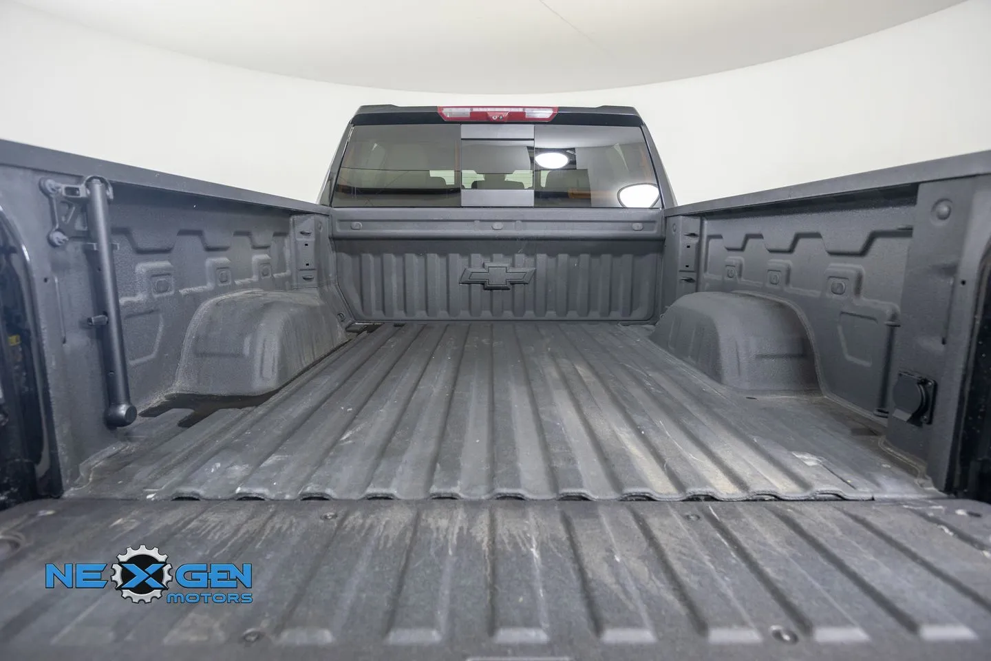 Chevrolet Silverado photo 36
