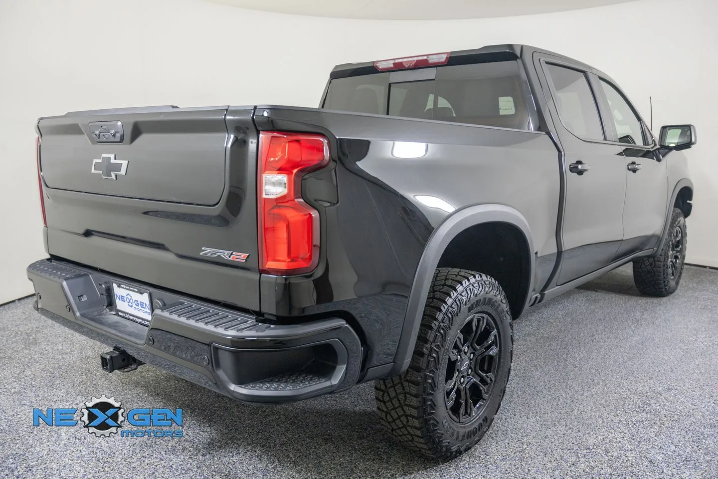 Chevrolet Silverado photo 8