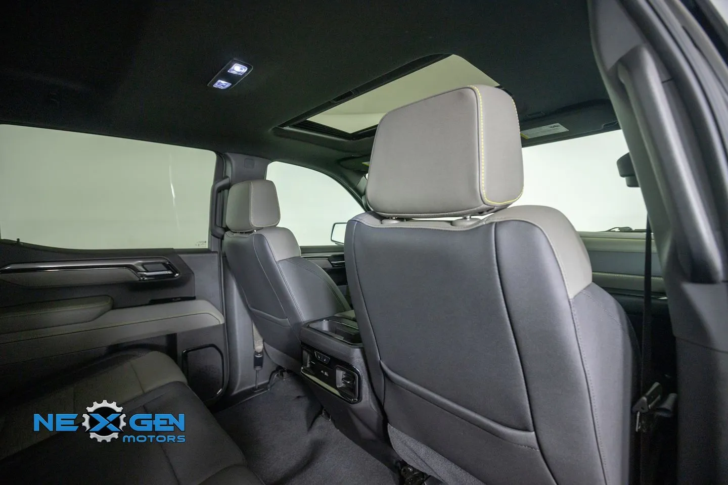 Chevrolet Silverado photo 38