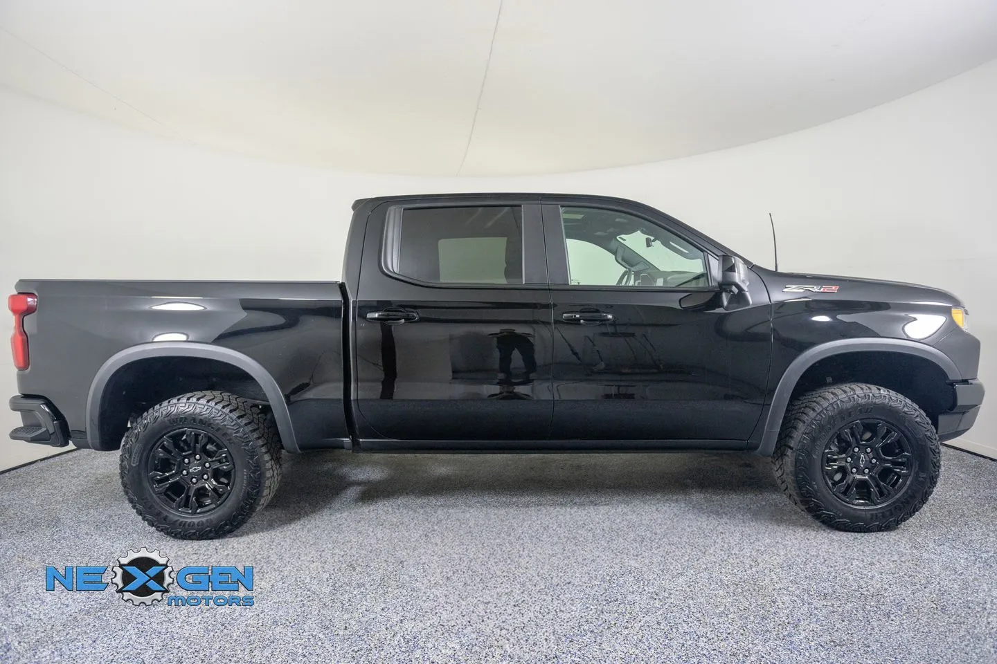 Chevrolet Silverado photo 9