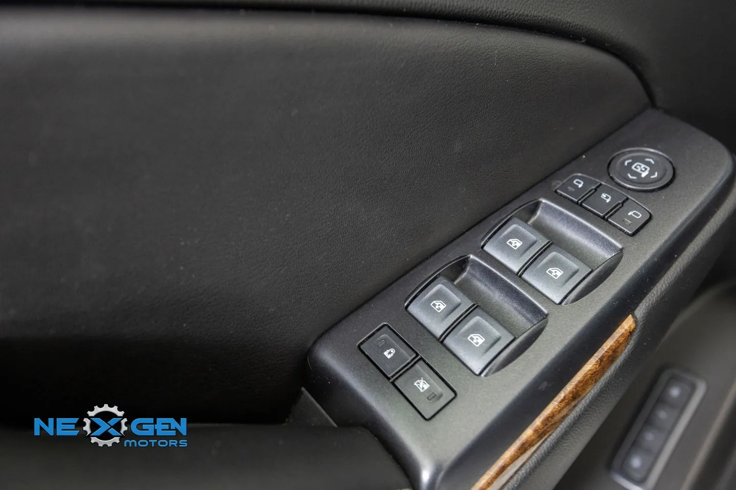 Chevrolet Tahoe photo 13