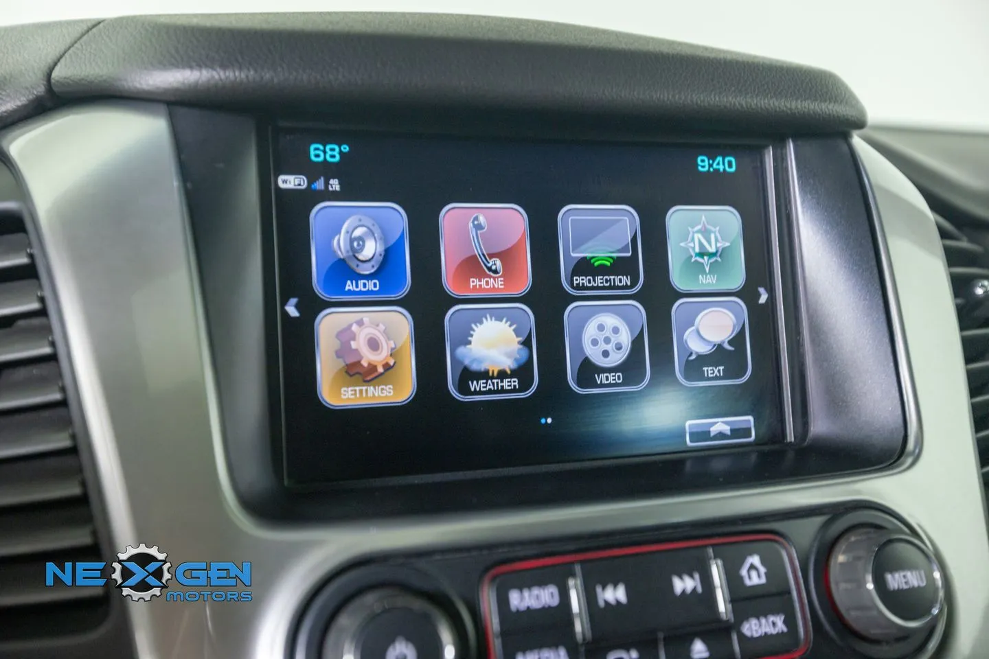 Chevrolet Tahoe photo 18