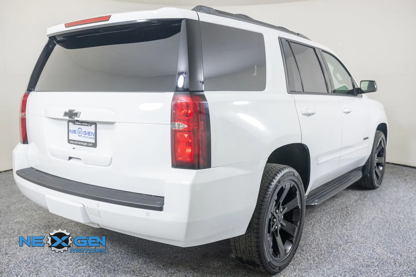 Chevrolet Tahoe photo 8