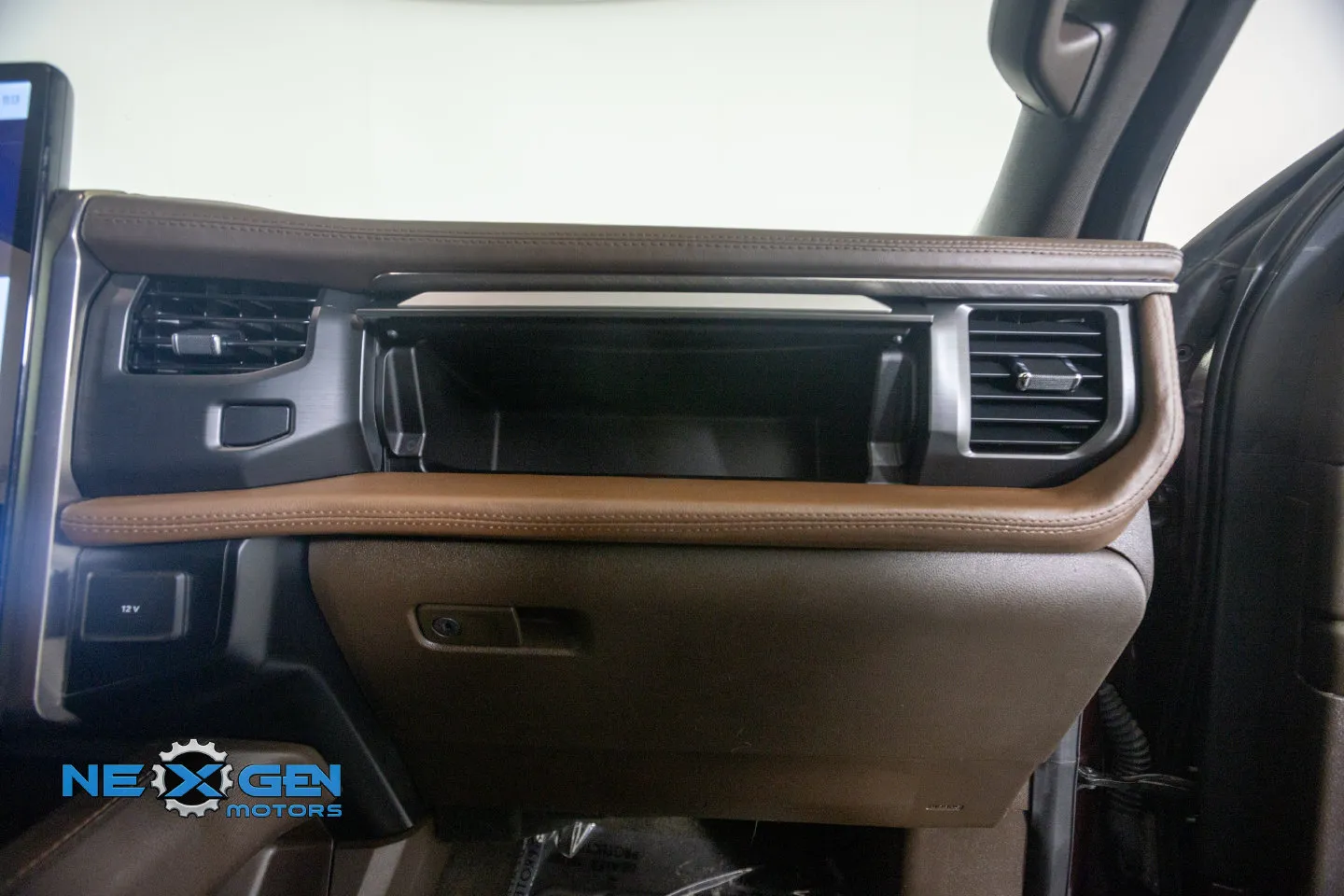 Ford Expedition photo 9