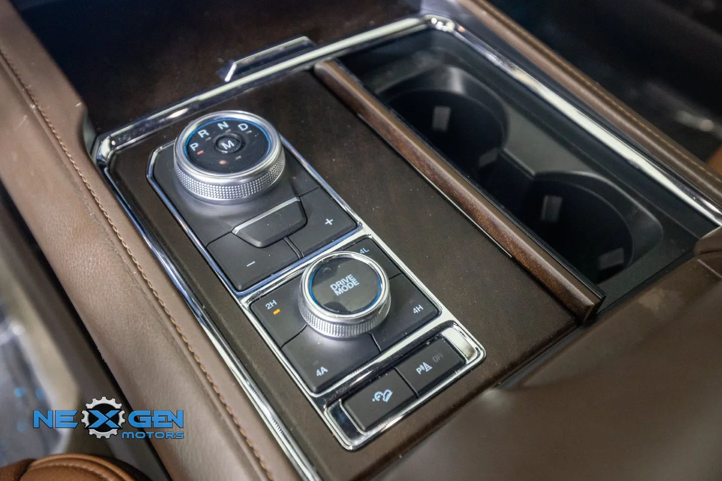 Ford Expedition photo 24