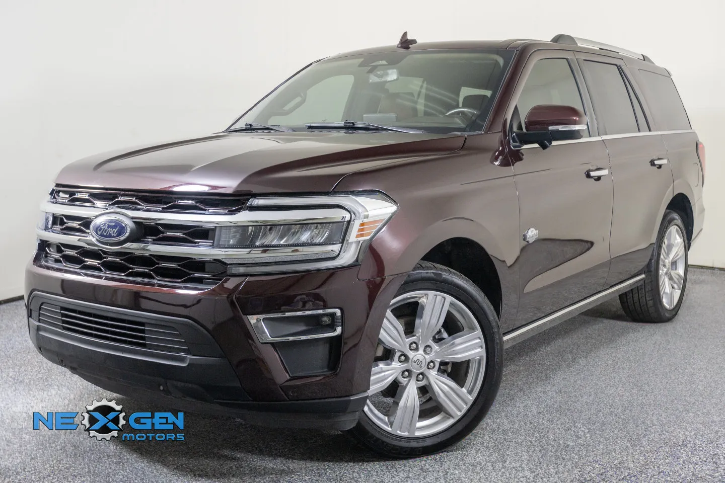 Ford Expedition photo 11