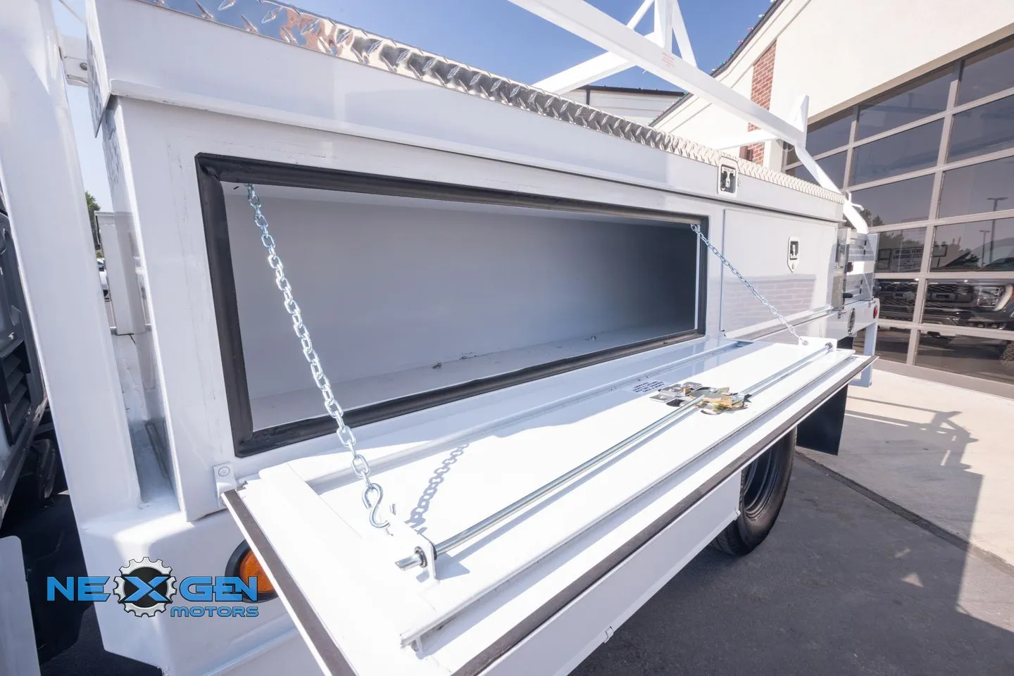 Ford F350SD photo 28