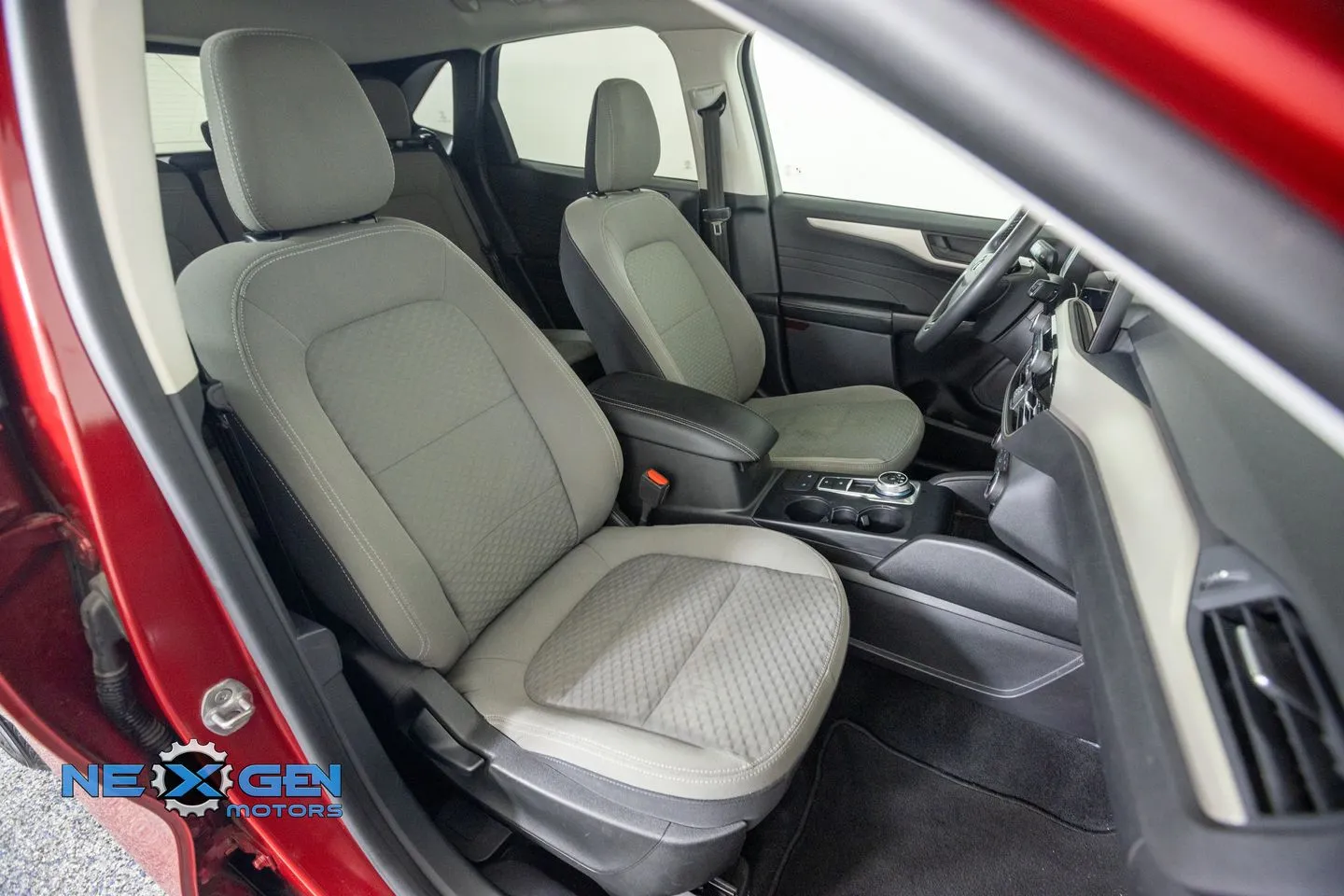 Ford Escape photo 47