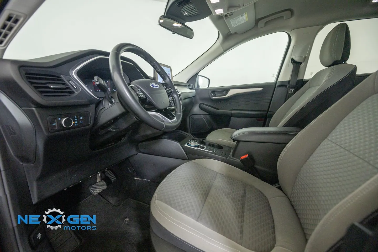 Ford Escape photo 11