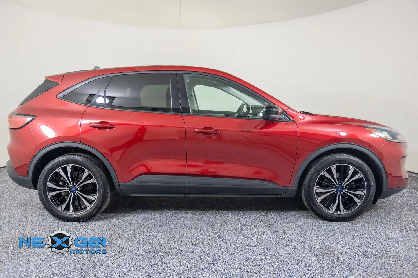 Ford Escape photo 9