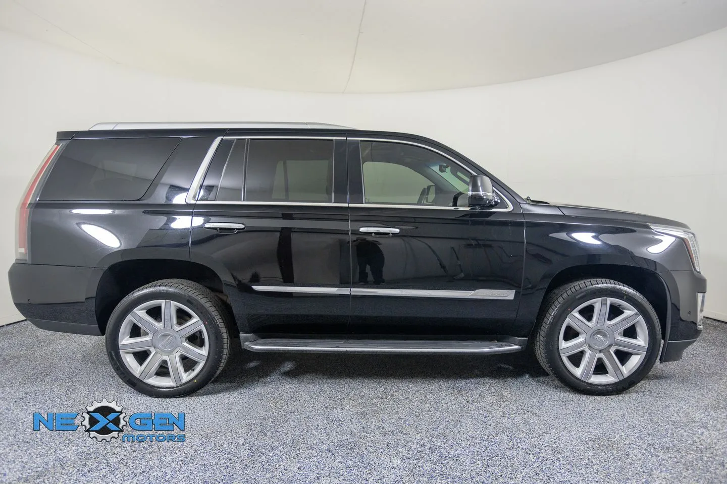 Cadillac Escalade photo 9