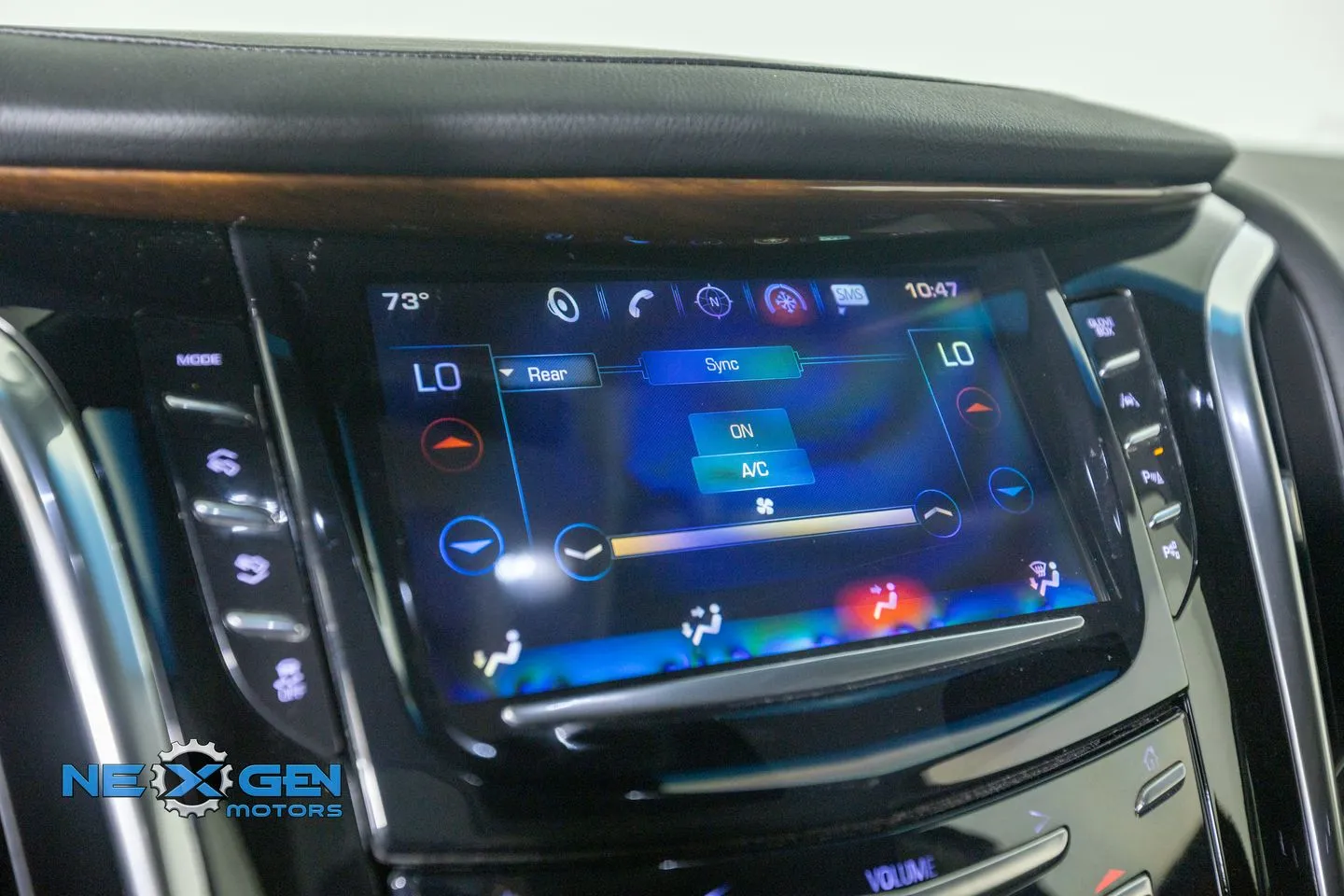 Cadillac Escalade photo 21