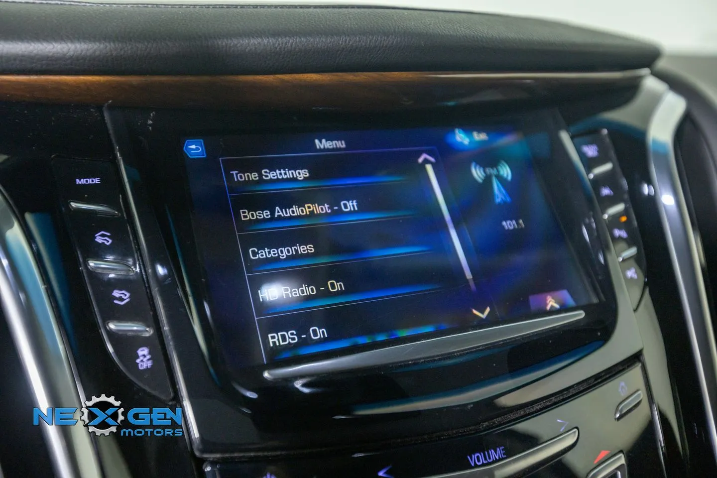 Cadillac Escalade photo 19