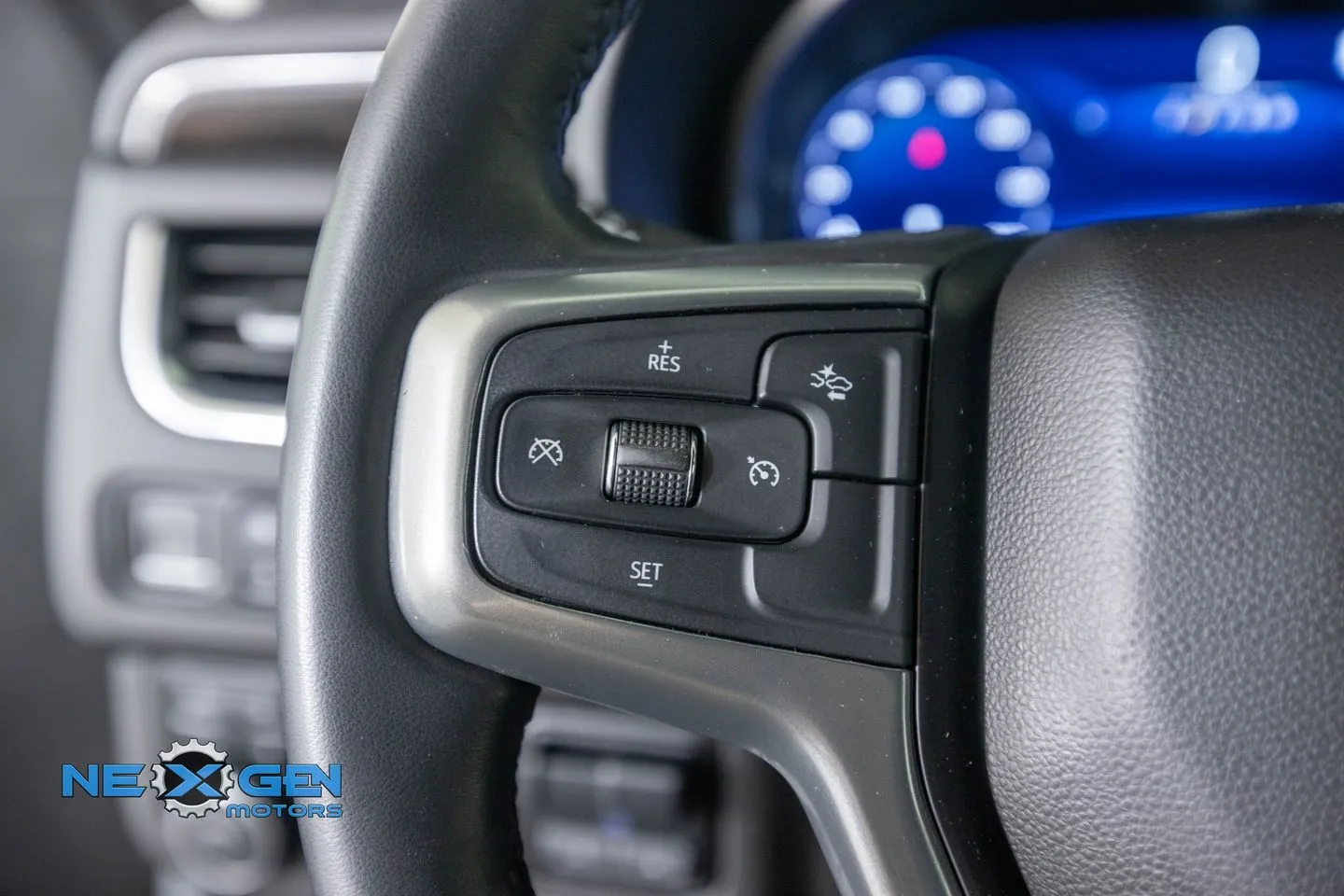 Chevrolet Tahoe photo 15