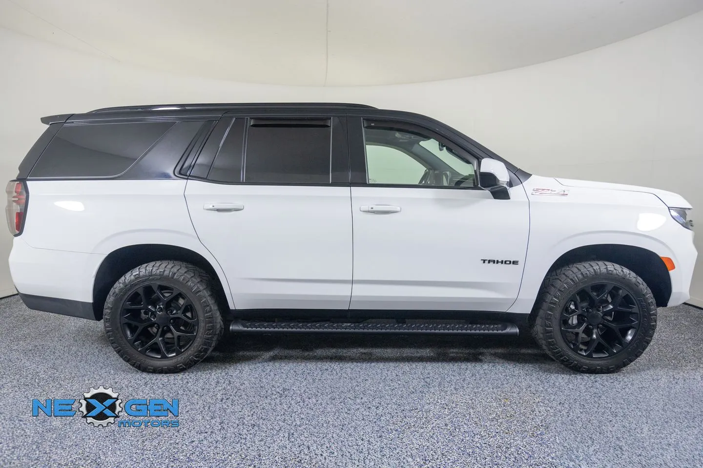 Chevrolet Tahoe photo 9