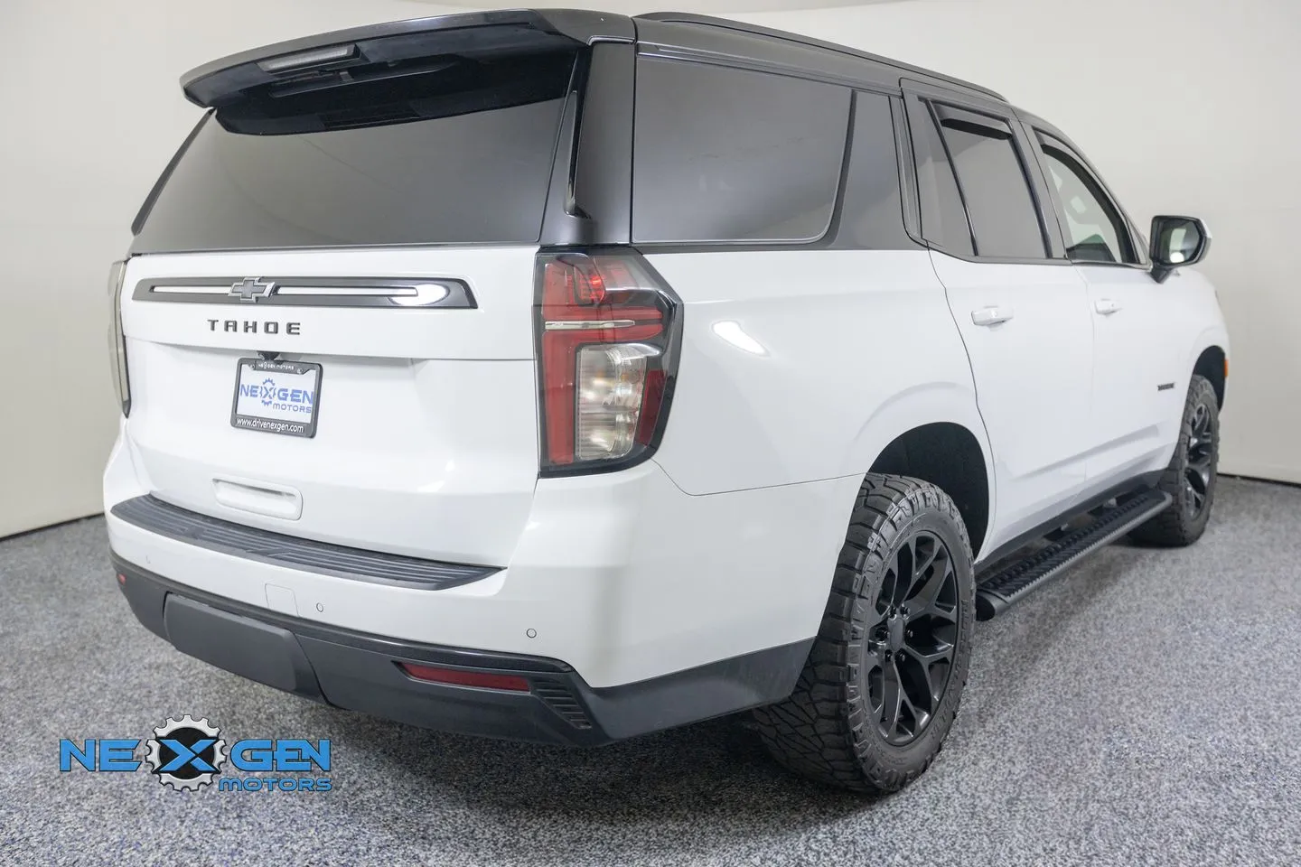 Chevrolet Tahoe photo 8