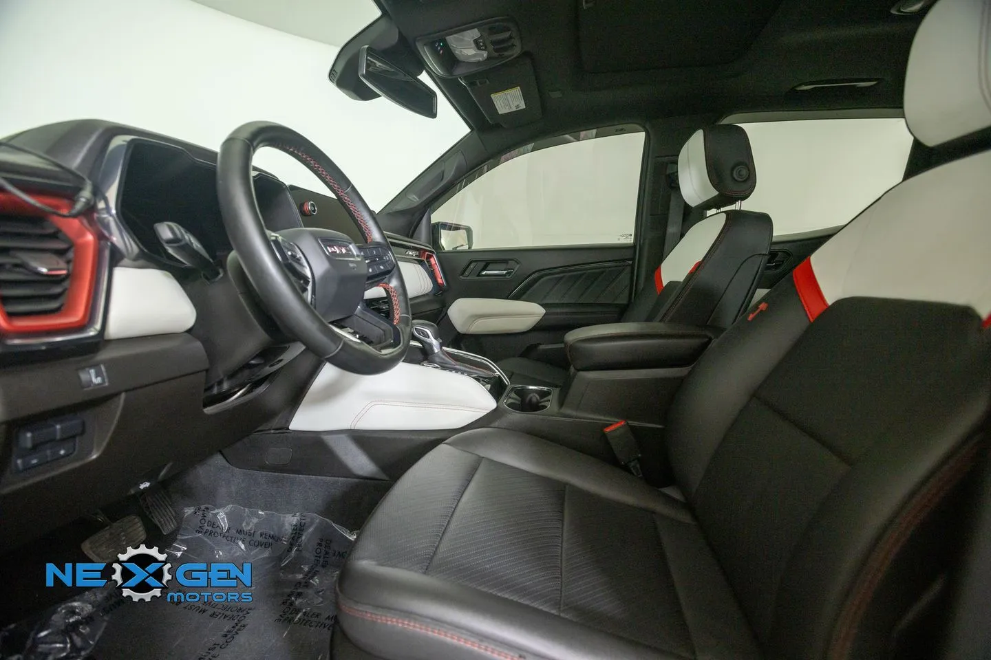 GMC Canyon photo 12