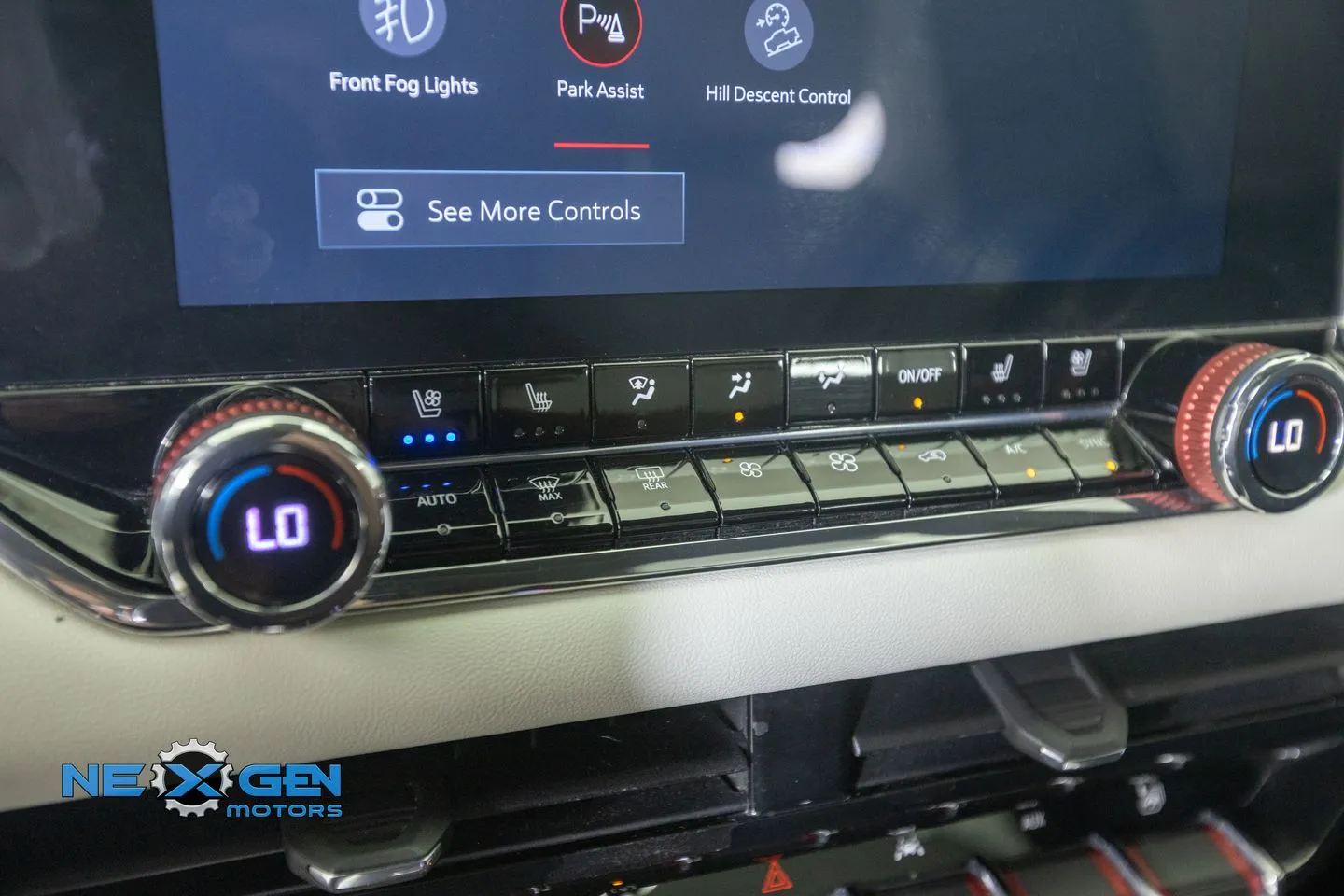 GMC Canyon photo 23