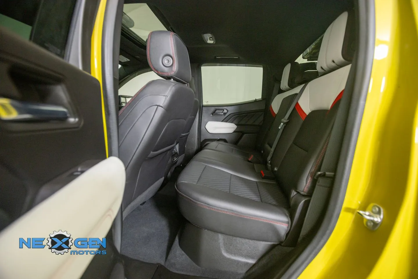 GMC Canyon photo 32