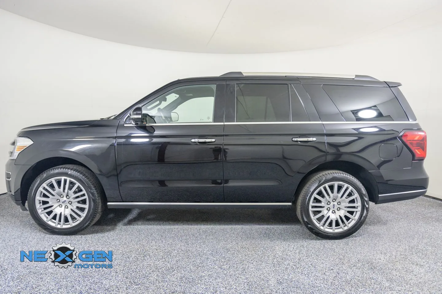 Ford Expedition photo 5