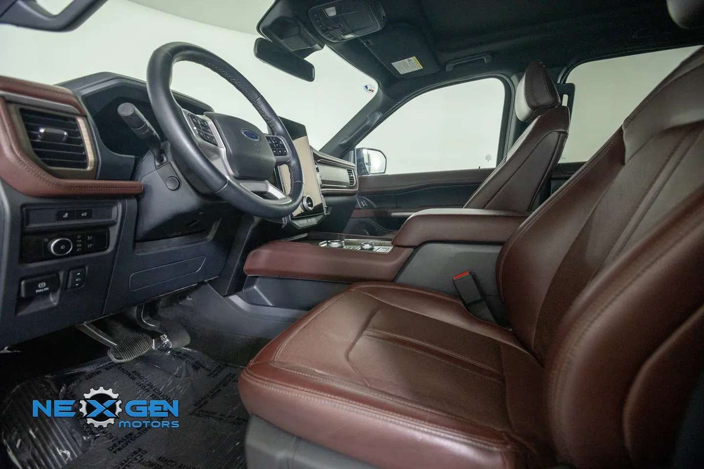 Ford Expedition photo 11