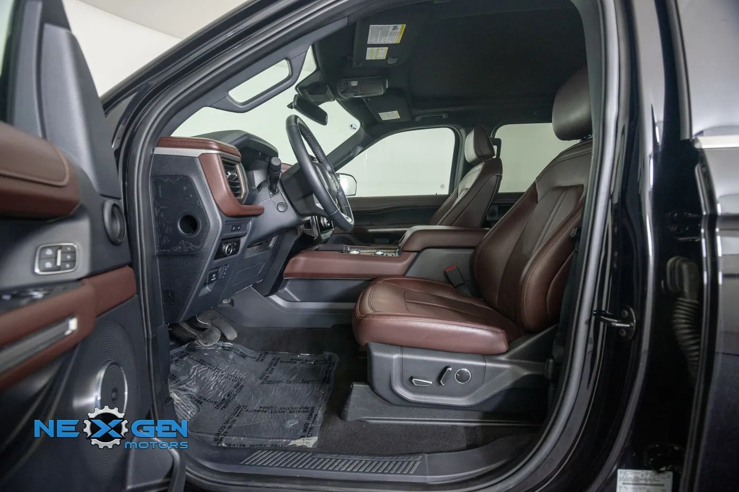 Ford Expedition photo 12