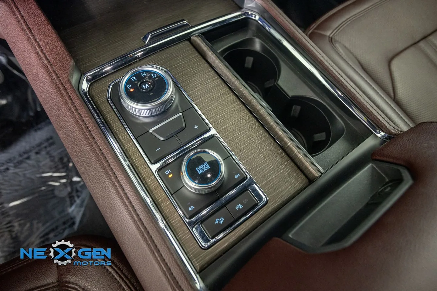 Ford Expedition photo 19