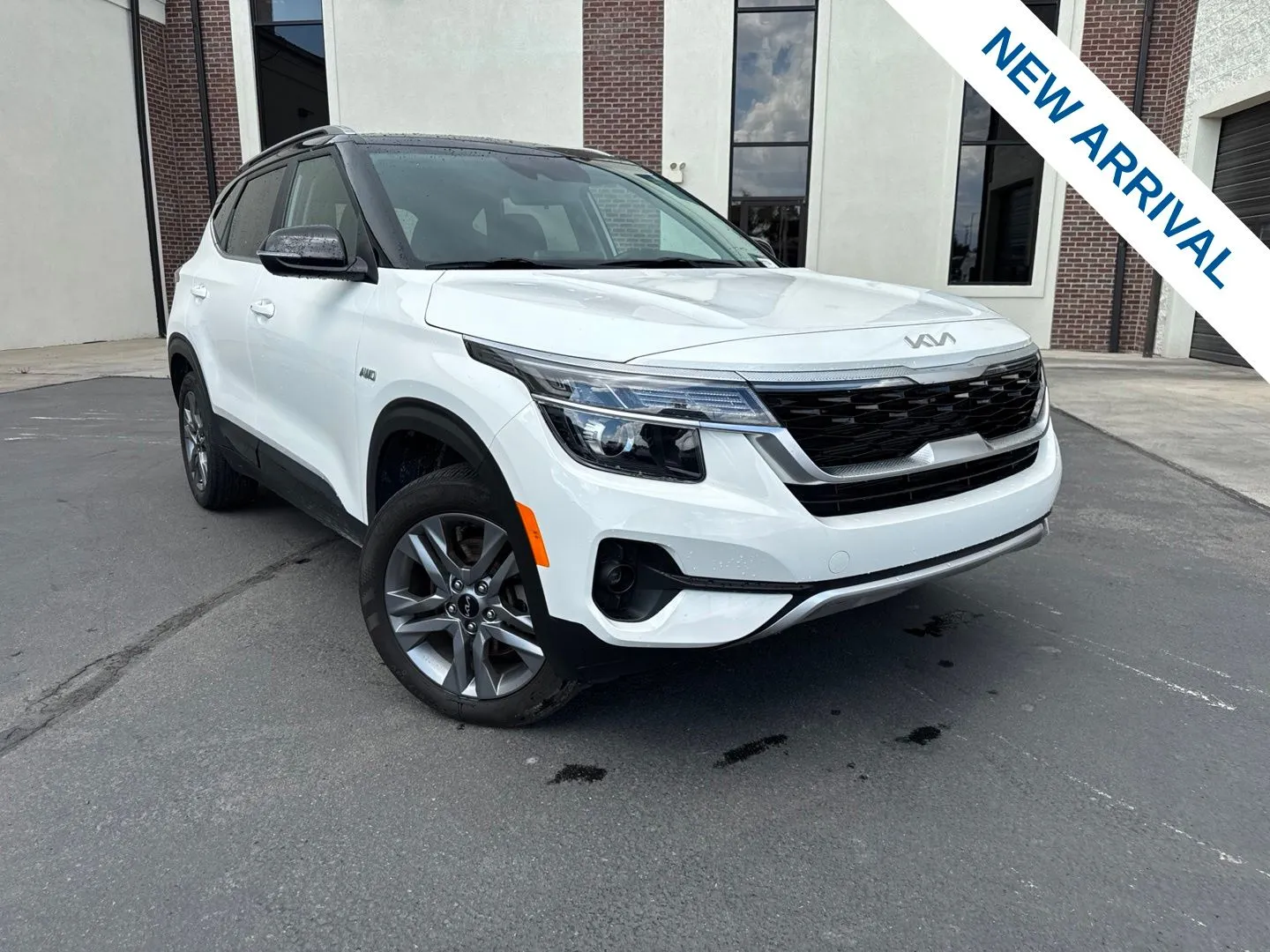 White 2023 Kia Seltos S for sale in Lindon, UT