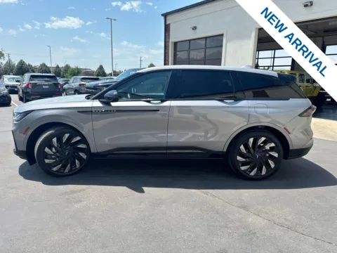 More photos of 2024 Lincoln Nautilus Reserve at NeXgen Motors, UT