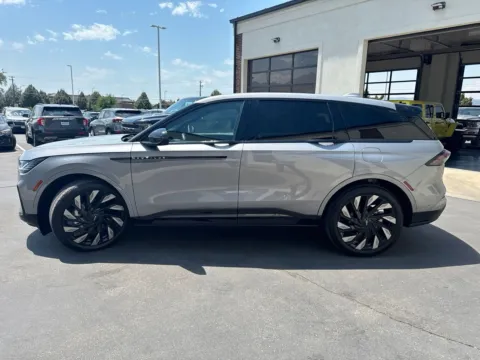 More photos of 2024 Lincoln Nautilus Reserve at NeXgen Motors, UT