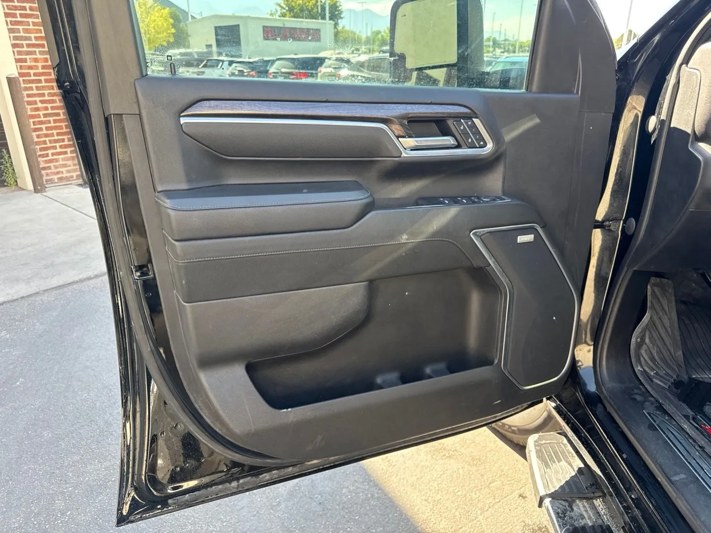Chevrolet Silverado photo 18