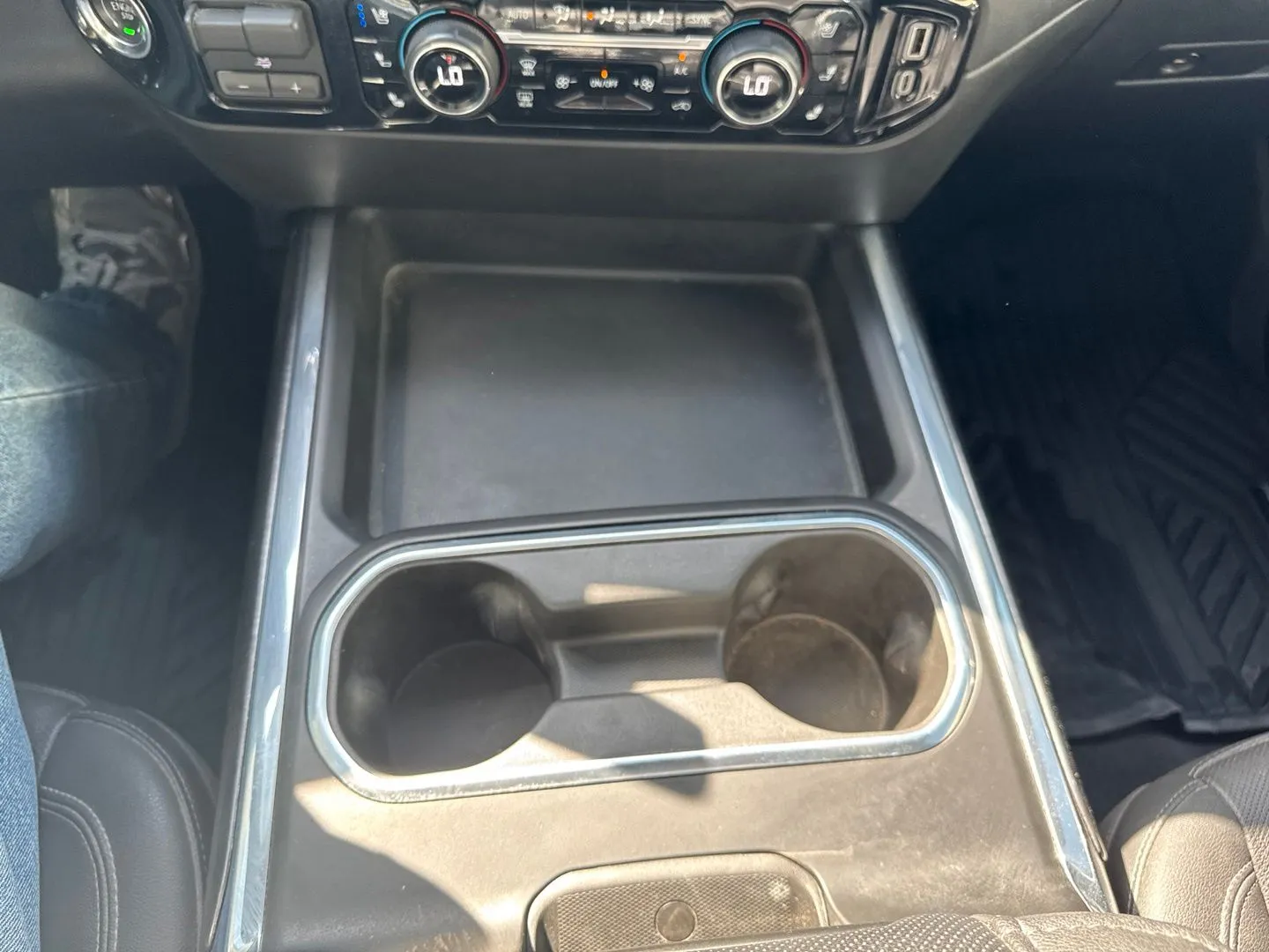 Chevrolet Silverado photo 27
