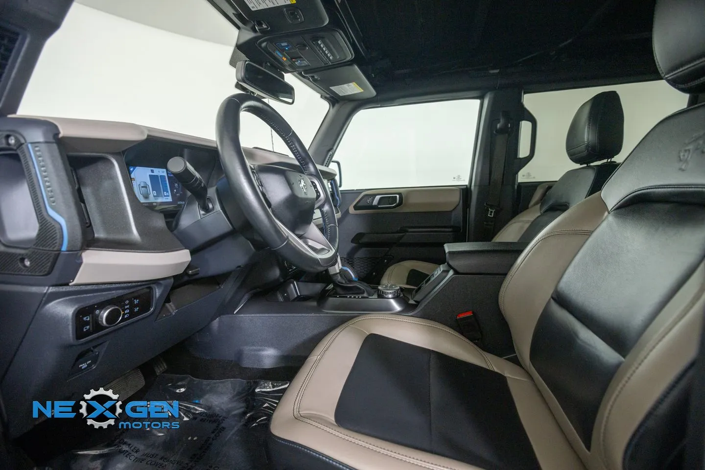 Ford Bronco photo 13