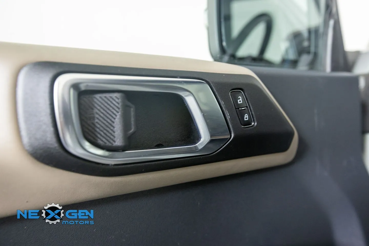 Ford Bronco photo 15