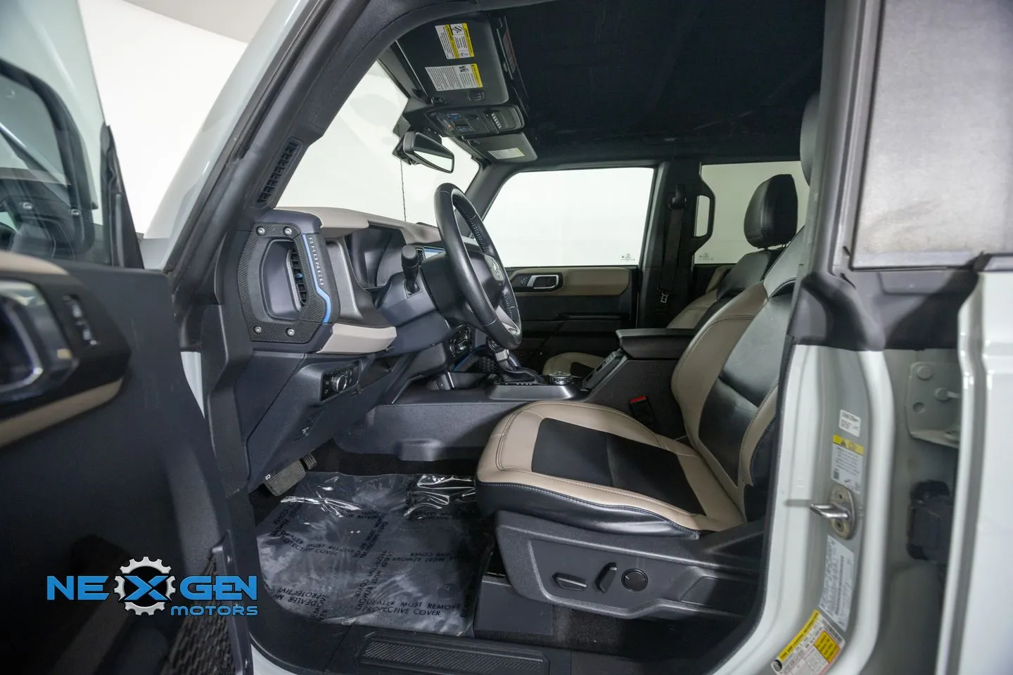 Ford Bronco photo 14
