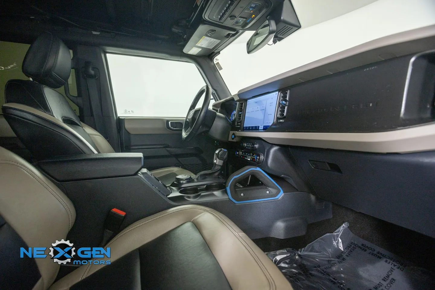 Ford Bronco photo 7