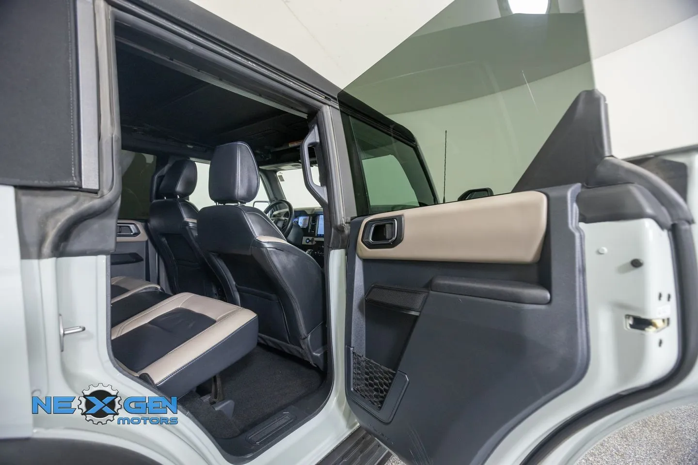 Ford Bronco photo 43